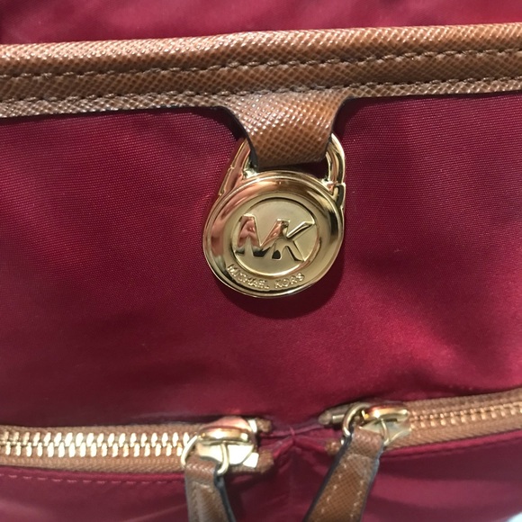 Red purse - Picture 5 of 8